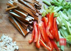 彩椒芹菜香干的做法图解2