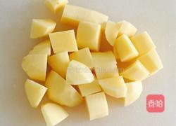 土豆烧牛肉的做法图解2