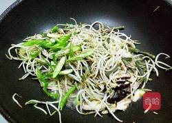  香菇绿豆芽的做法图解7