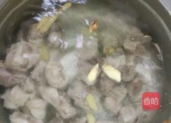 香菇山药排骨汤的做法图解3