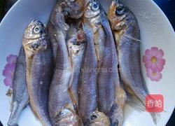 小黄鱼煎鸡蛋的做法图解2