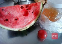 西瓜西红柿汁的做法图解1