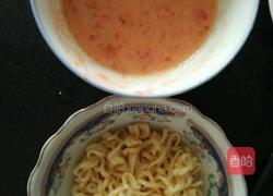 西红杮鸡蛋面条饼的做法图解1