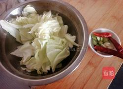 火爆卷心菜的做法图解1