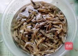 干豇豆炒五花肉的做法图解1