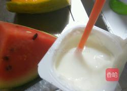 酸奶西瓜冰棍的做法图解2