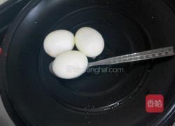 红油辣椒豆瓣酱鸡蛋蛋汤的做法图解1