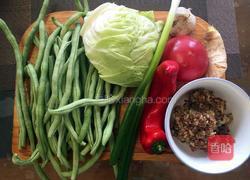 豆角焖面的做法图解1