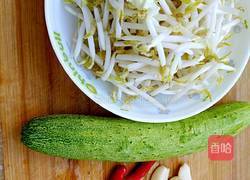 凉拌豆芽黄瓜的做法图解1