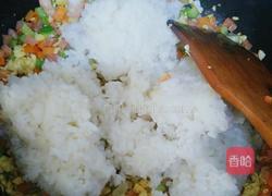 什锦虾仁炒饭的做法图解6
