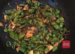 黄豆芽炖香辣鱼的做法图解8