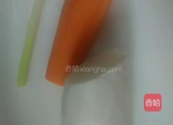 凉拌白萝卜丝的做法图解1