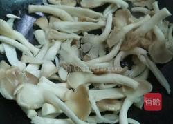 袖珍菇鸡蛋汤的做法图解5