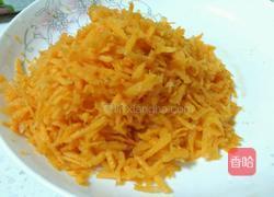 胡萝卜木耳饭的做法图解1