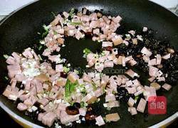 胡萝卜木耳饭的做法图解5