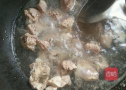 香闷排骨的做法图解1