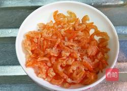 虾米炒卷心菜的做法图解1