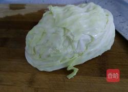 剁椒卷心菜的做法图解1