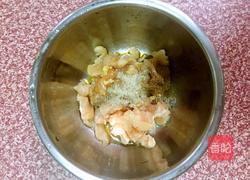 卷心菜炒鸡肉的做法图解3