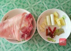 炖猪肘子的做法图解1