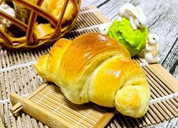 牛角咸面包