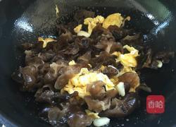 木耳炒蛋的做法图解7