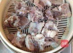 白萝卜排骨汤的做法图解2