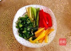 彩椒过油土豆条的做法图解2