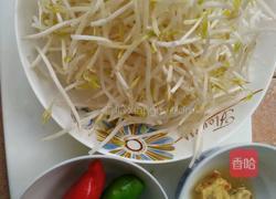 椒丝腐乳炒豆芽的做法图解1