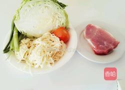卷心菜炒面的做法图解1
