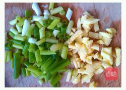 香辣青豆烧豆腐的做法图解2