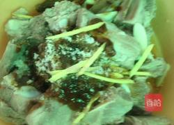 土豆粉蒸排骨的做法图解3