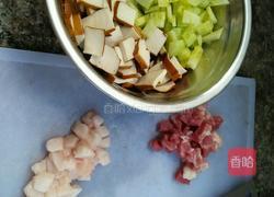 豆干炒肉的做法图解1