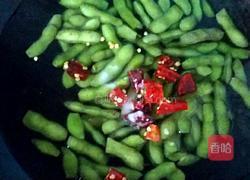 凉拌毛豆的做法图解1