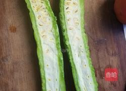 酸酸甜甜苦瓜片的做法图解1