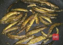 煎泥鳅的做法图解1