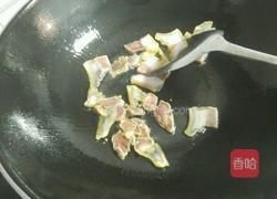 卷心菜炒腊肉的做法图解2