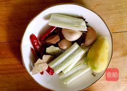 红萝卜炖牛肉的做法图解2