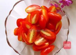 圣女果牛油果沙律的做法图解2