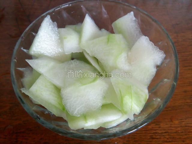 用盐腌制一会