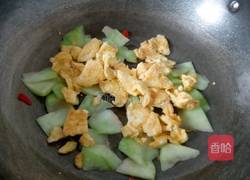 西瓜皮榨菜炒蛋的做法图解7