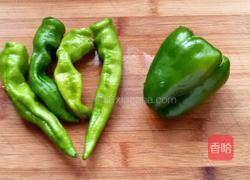 双椒炒肘子的做法图解1