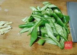 蒜苗小炒肉的做法图解3