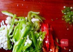 双椒炒绿豆芽的做法图解3