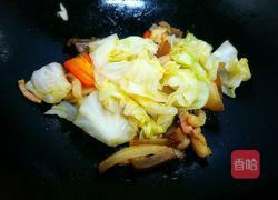 卷心菜炒腊肉的做法图解8