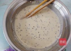 鸡蛋饼卷火腿肠的做法图解4