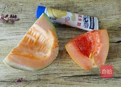 哈密瓜冰山的做法图解1