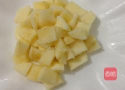 哈密瓜苹果沙拉的做法图解2