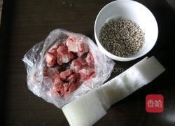 冬瓜薏米排骨汤的做法图解1