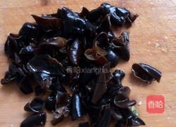 彩椒木耳炒肉片的做法图解3